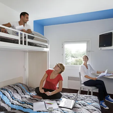 Отель Hotelf1 Strasbourg Sud 3*